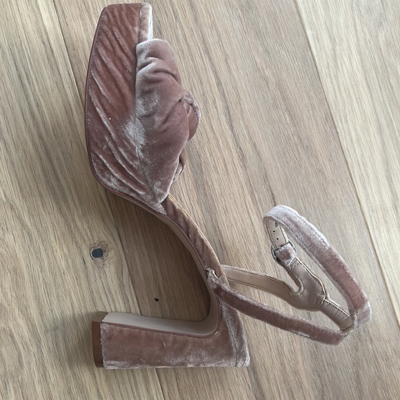 HM velvet heels - Picture 3 of 5